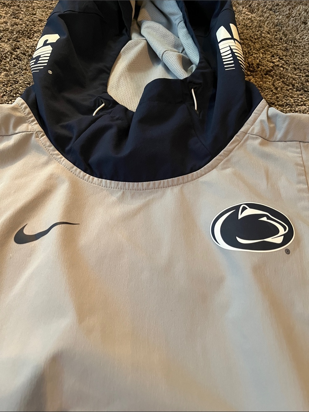 Nike Sleeveless Hooded Windbreaker or shield in Light Gray with Navy Hood. Small